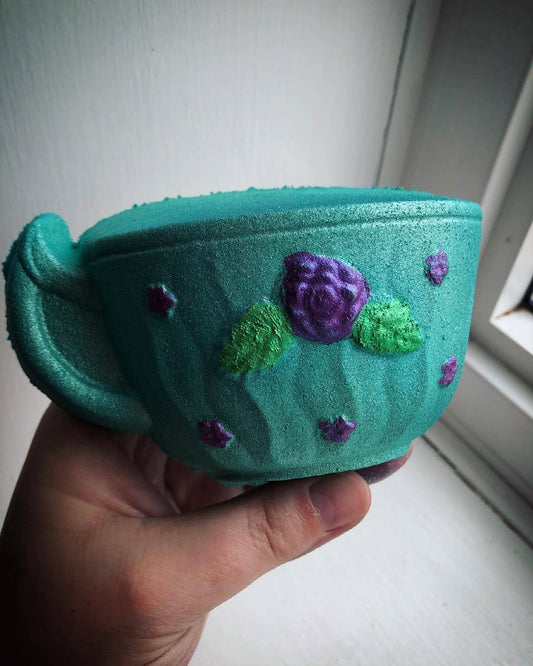 Tea cup bath bomb